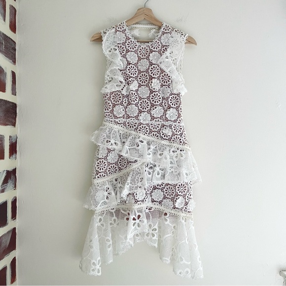 Alexis Arleigh Sleeveless Floral Lace Tiered Ruffle Dress In White Size Small
